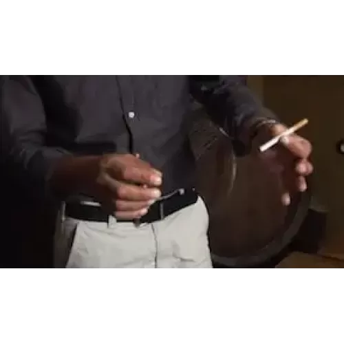 Cigarrillo Roto Y Recompuesto by Duas