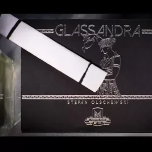 Glassandra by Stefan Olschewski