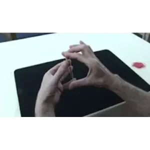 Gomas Enlazadas by Luis Arza