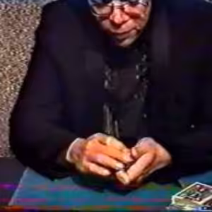 The Cards Change Color by Bebel (French)