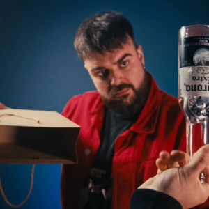 Joāo Miranda – Impossible Bottle